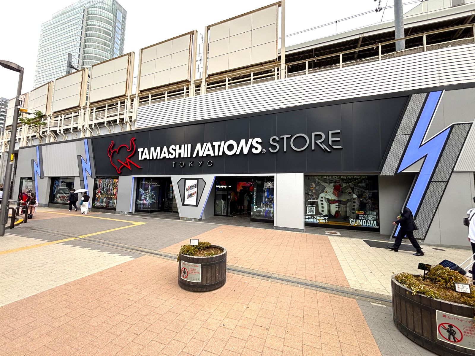 TAMASHII NATIONS STORE TOKYO